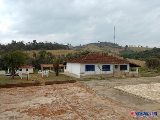 Fazenda à venda